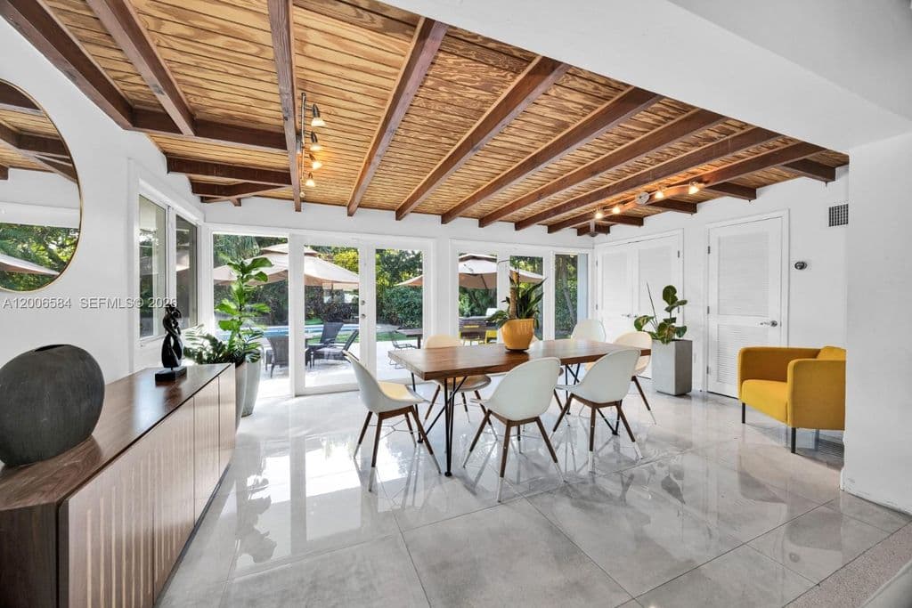 3+1 Müstakil ev — 5750 SW 52nd Ter