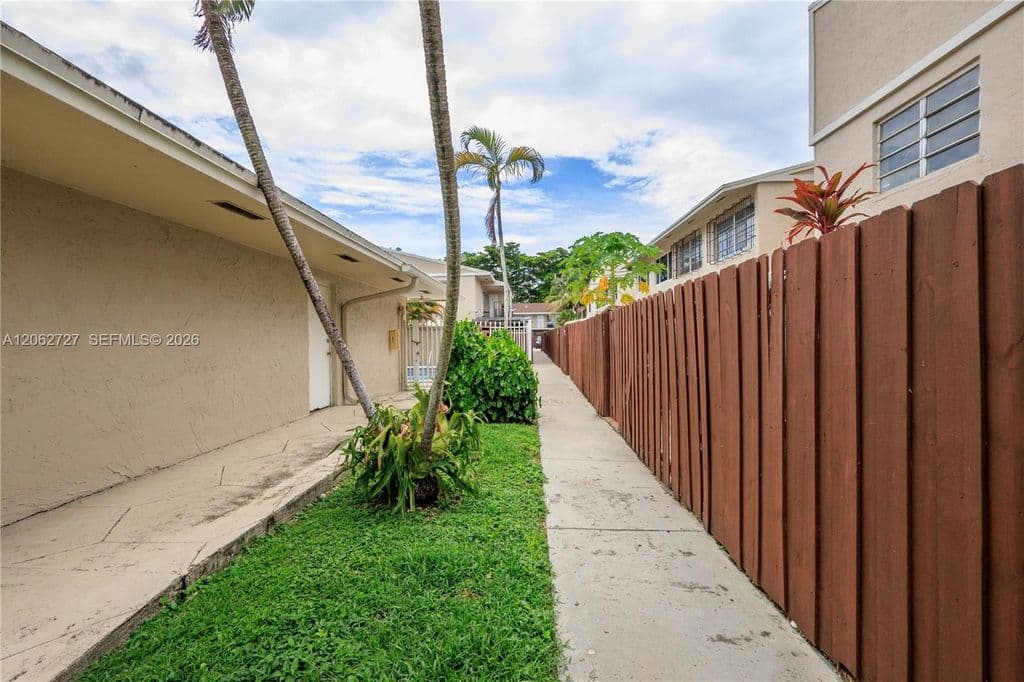 3+1 Mülk — 15680 SW 82nd Circle Ln #8
