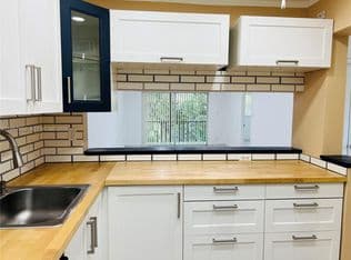 2-bedroom Condo — 8000 Fairview Dr APT 310, Fort Lauderdale, 33321