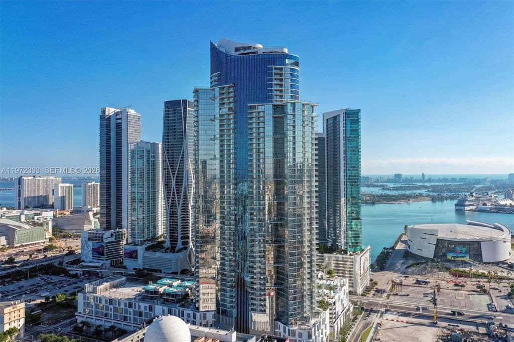 3+1 Condo — 851 NE 1st Ave Unit 1712