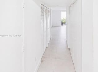 1-bedroom Condo — 488 NE 18th St Unit 203, Miami, 33132