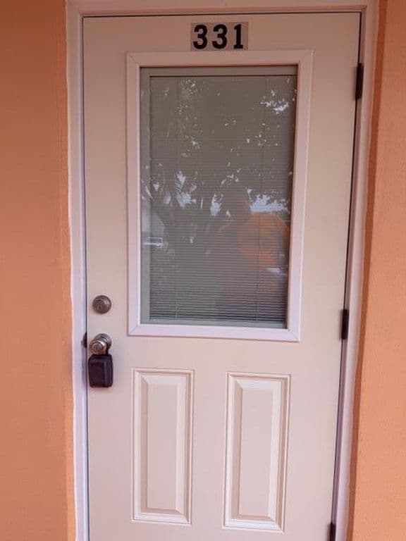 2-bedroom Condo — 331 N Sheffield N #331