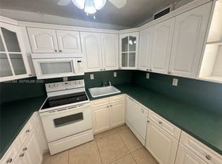 1-bedroom Condo — 12590 NE 16th Ave APT 509, North Miami, 33161