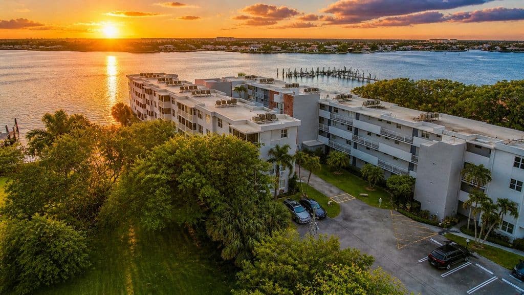 2+1 Condo — 1820 New Palm Way #308