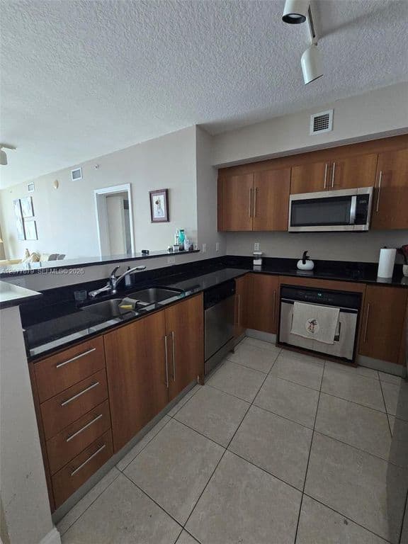 2-bedroom Condo — 325 Biscayne Blvd APT 3115