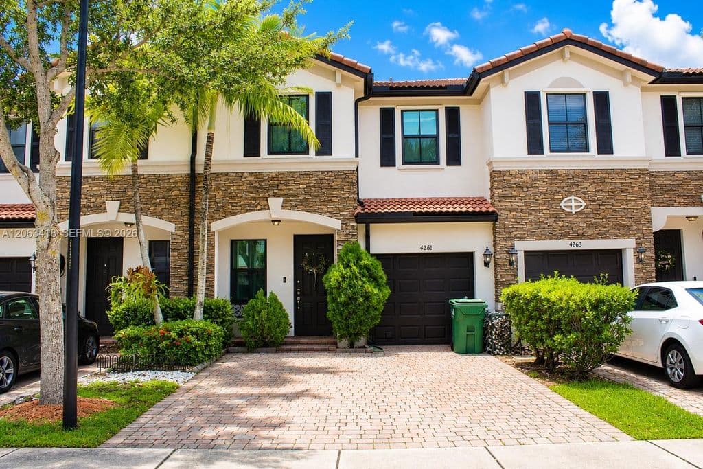 3+1 Mülk — 4261 SW 164th Ct