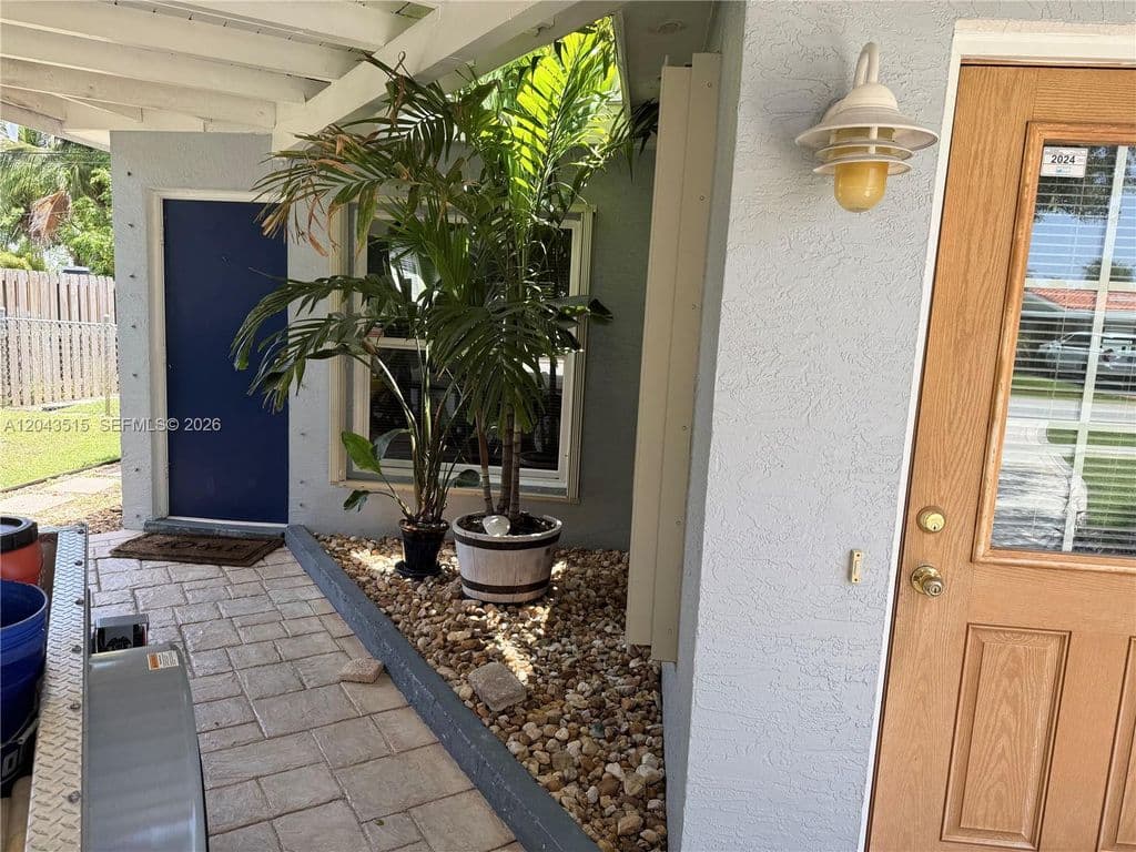 3+1 Müstakil ev — 1232 SW 1st Ave