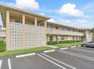 2-bedroom Condo — 1110 Boxwood Drive #202, Delray Beach, 33445