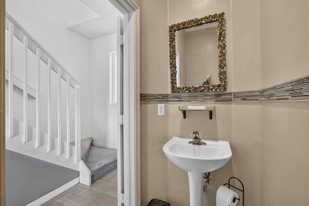 2-bedroom Property — 333 River Bluff Lane