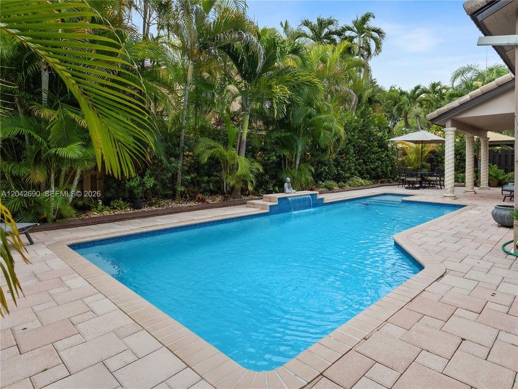 4+1 Müstakil ev — 15480 SW 148th St