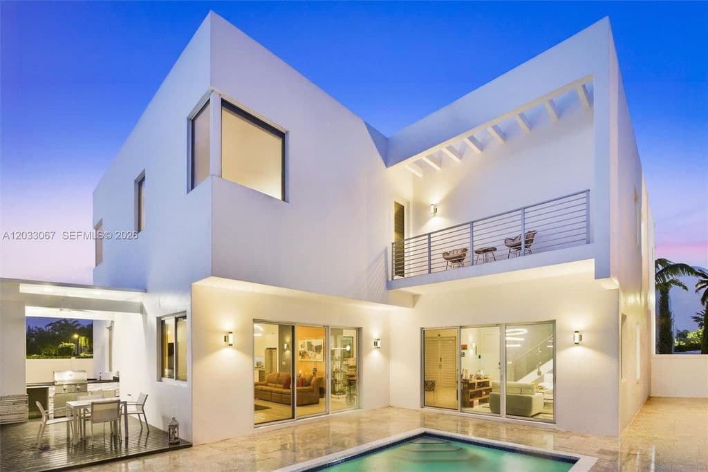 5+1 Müstakil ev — 7472 NW 100th Ave