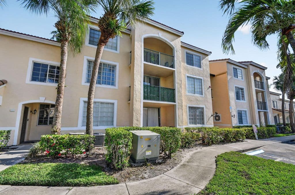 2+1 Condo — 1733 Village Boulevard #105