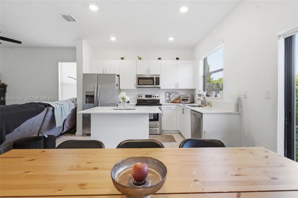 3-bedroom Property — 23101 SW 99th Ave