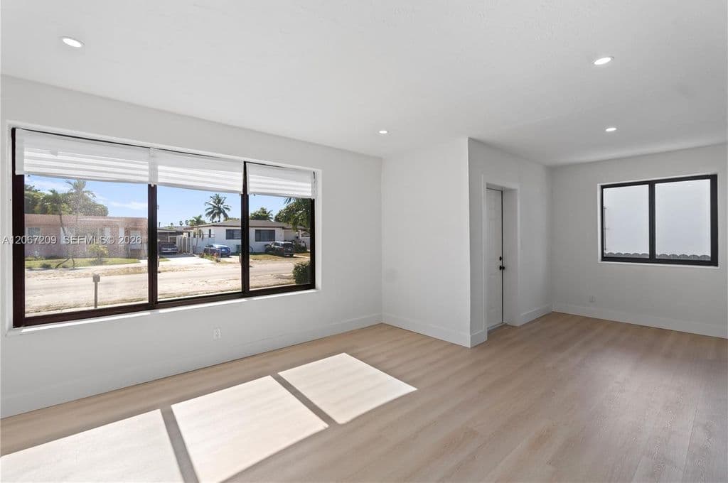 3-bedroom Single-Family Home — 31 W 64th St