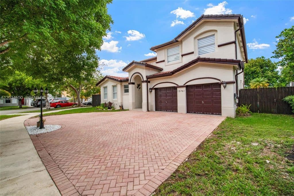4-bedroom Single-Family Home — 15761 SW 59th Ter