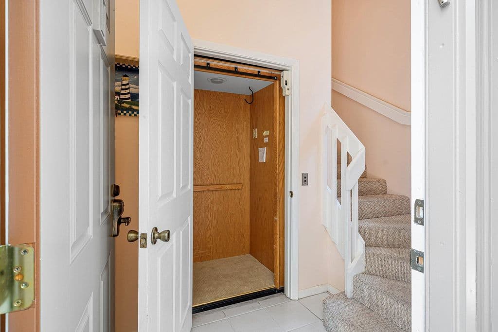 3+1 Condo — 5115 Europa Drive #L
