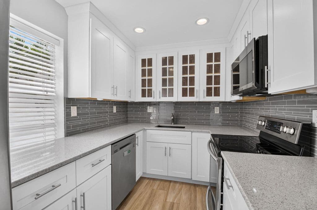 2-bedroom Condo — 374 Capri H