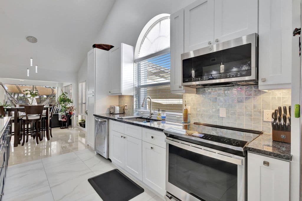 3+1 Müstakil ev — 2354 Saratoga Bay Drive