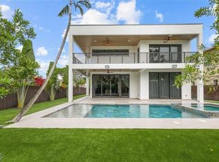 5-bedroom Single-Family Home — 436 NE 10th Ave, Fort Lauderdale, 33301