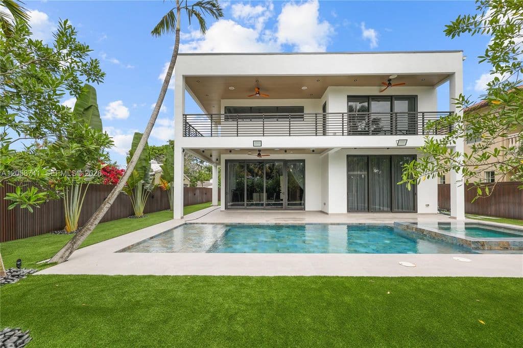 5-bedroom Single-Family Home — 436 NE 10th Ave