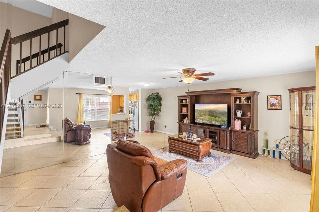 3-bedroom Property — 1231 W Fairway Rd