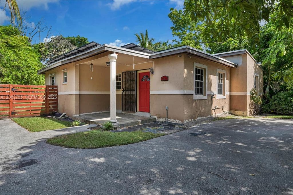 3+1 Müstakil ev — 6401 SW 63rd Ct