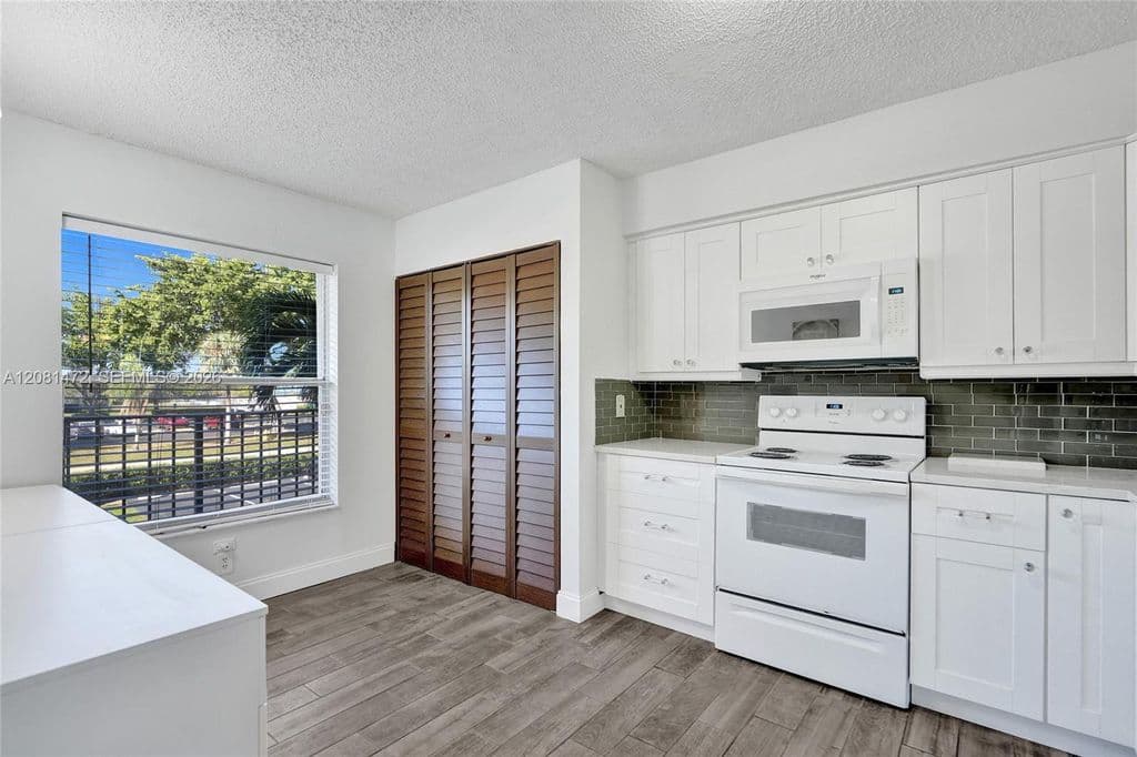 2-bedroom Condo — 4570 NW 18th Ave APT 202