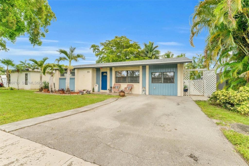 4+1 Müstakil ev — 551 NW 99th Way