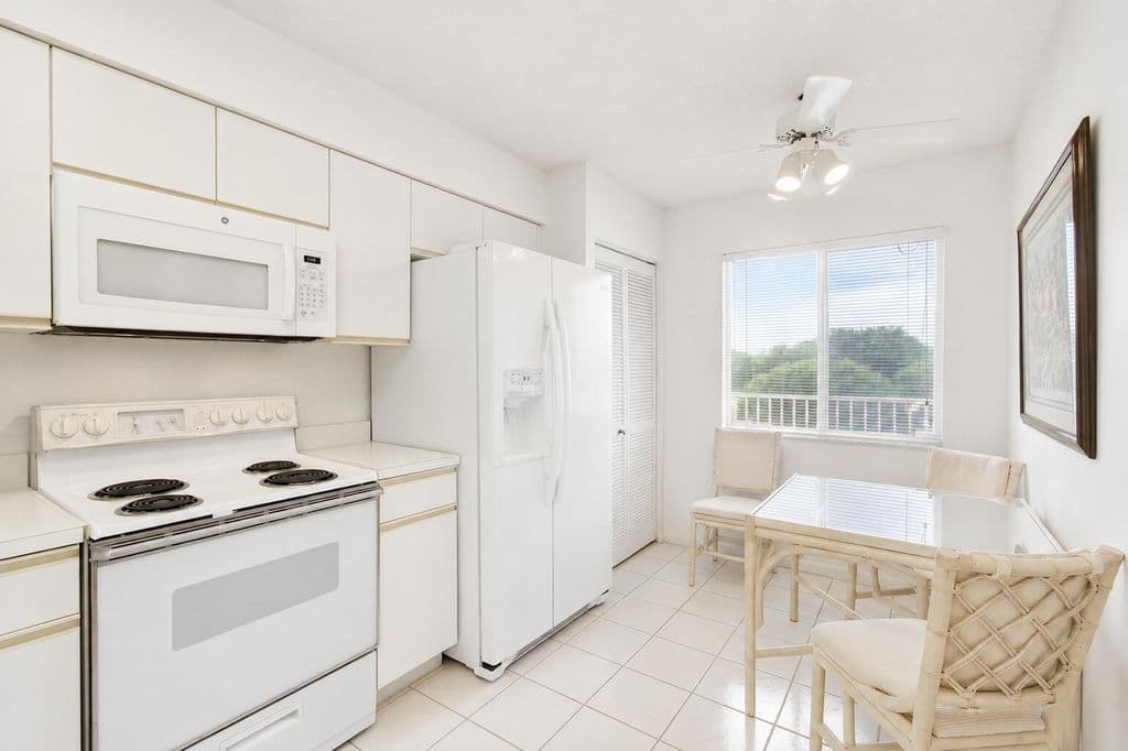 2-bedroom Condo — 14111 Royal Vista Drive #407