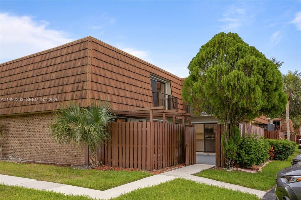 3+1 Mülk — 1170 SW 118th Ter