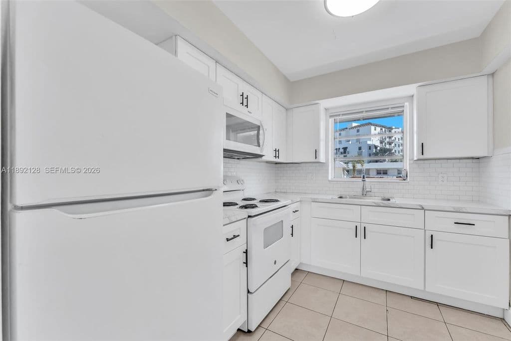 2+1 Condo — 7330 SW 82nd St APT B218