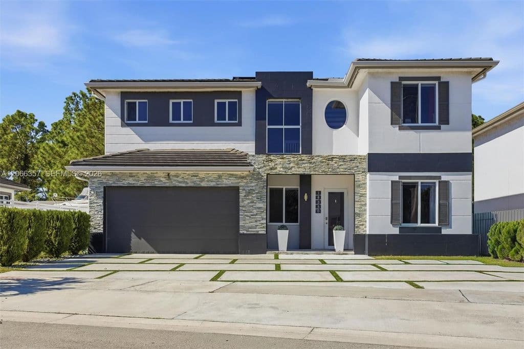 5+1 Müstakil ev — 18350 SW 139th Path