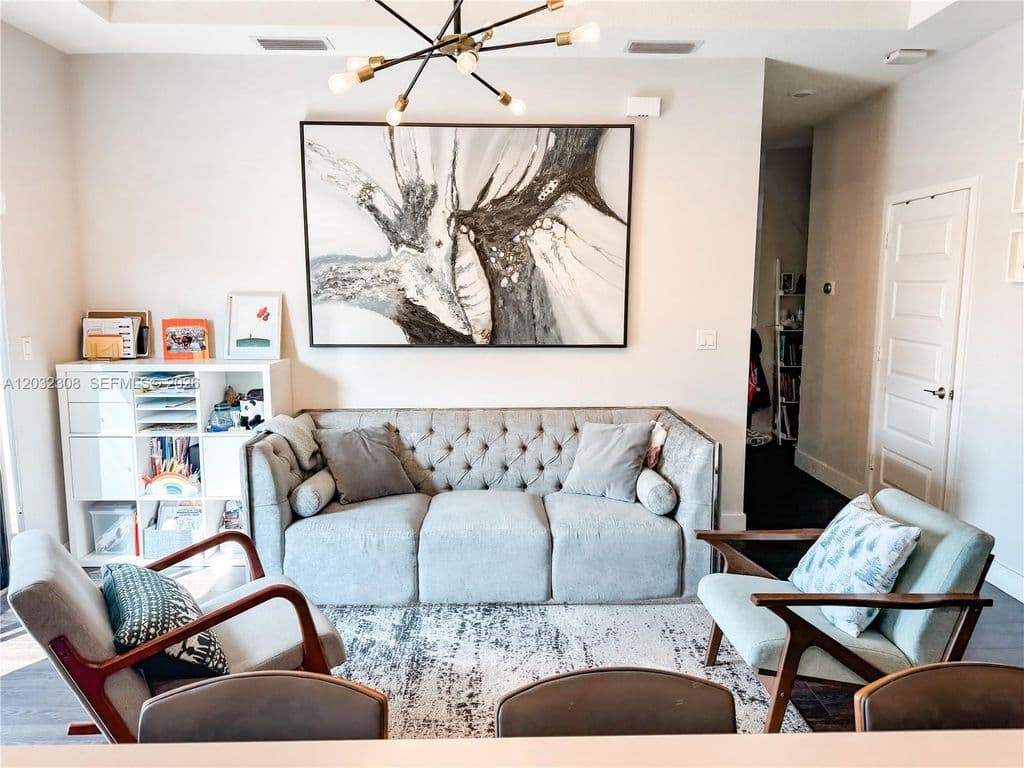 3-bedroom Condo — 10455 NW 82nd St #32