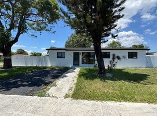 4-bedroom Single-Family Home — 2251 NW 193rd Ter, Miami Gardens, 33056