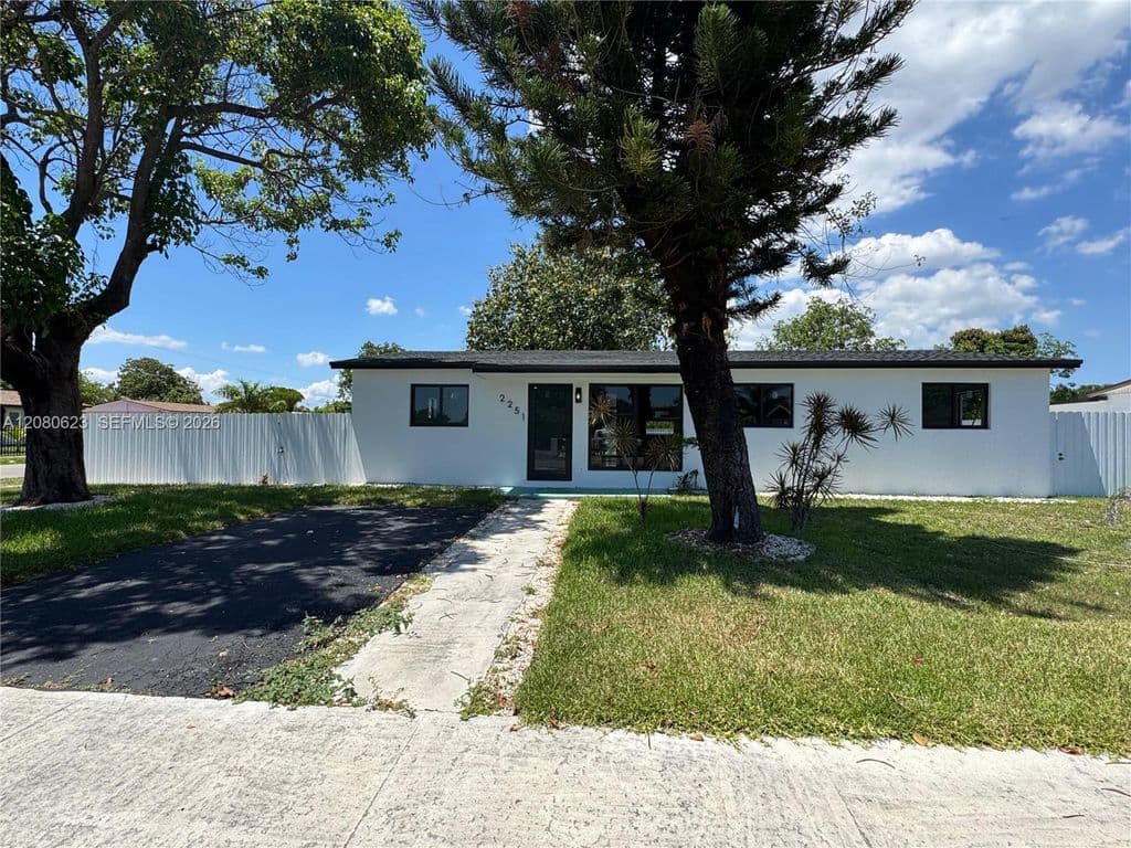 4-bedroom Single-Family Home — 2251 NW 193rd Ter