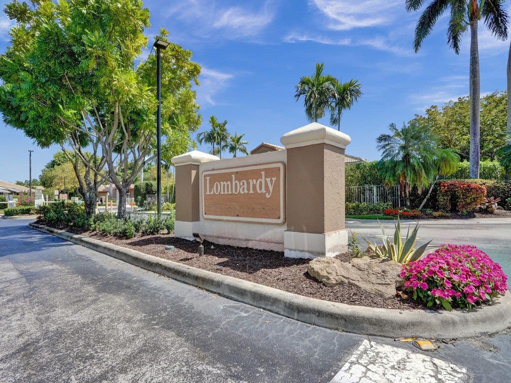 2+1 Müstakil ev — 10116 Lombardy Drive #10116