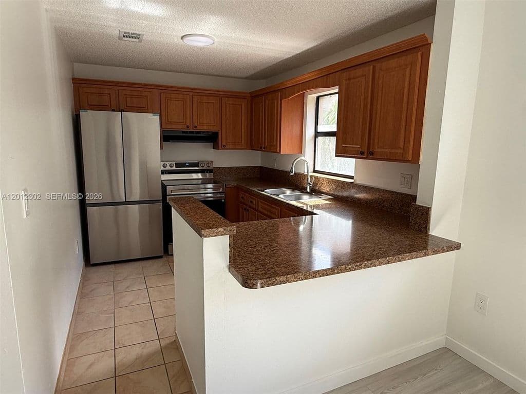 3-bedroom Condo — 6850 NW 173rd Dr APT 109