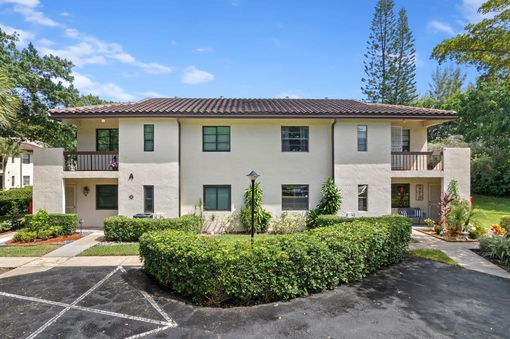 2-bedroom Condo — 21734 Arriba Real #32b