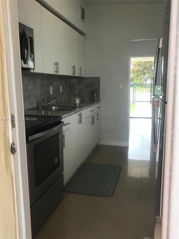 2-bedroom Single-Family Home — 21625 SW 109th Ave