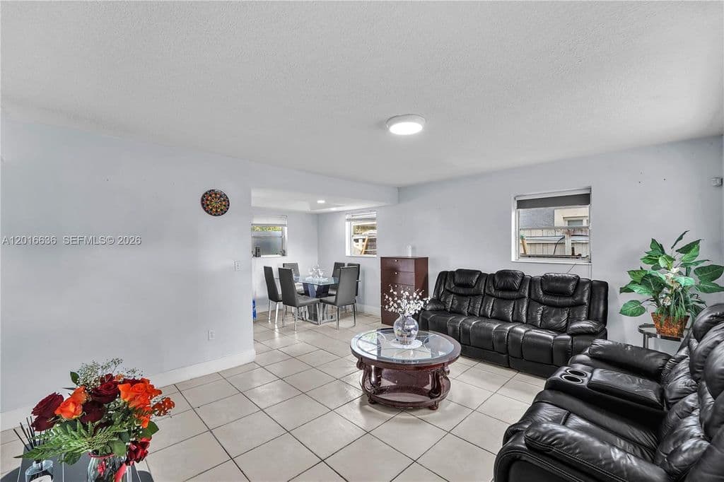 3-bedroom Single-Family Home — 900 N 70th Ave