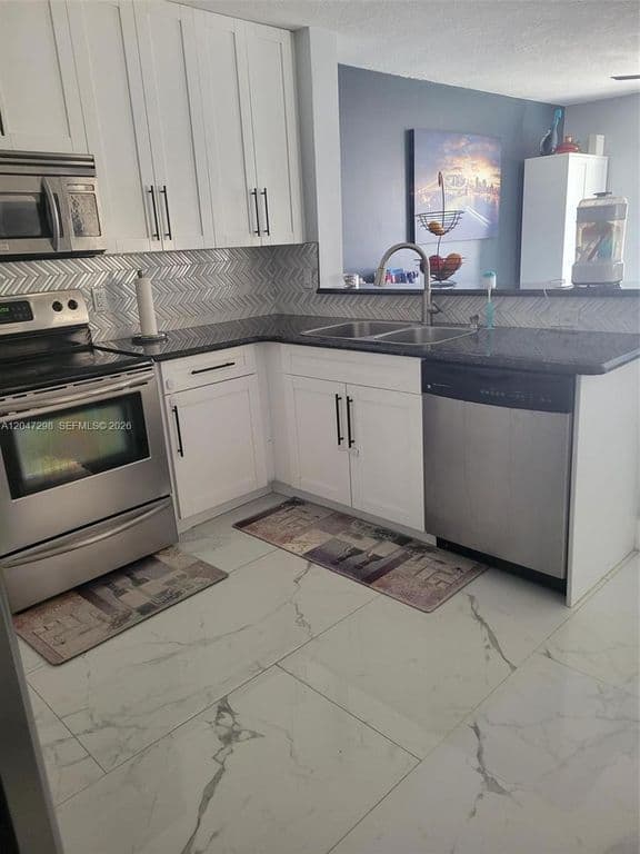 4-bedroom Single-Family Home — 6606 Saltaire Ter