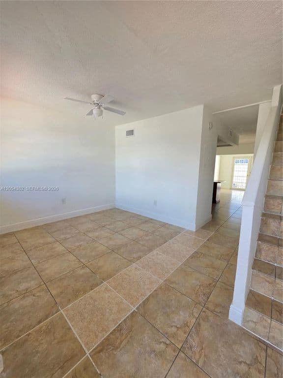 2+1 Condo — 10972 SW 4th St #J2