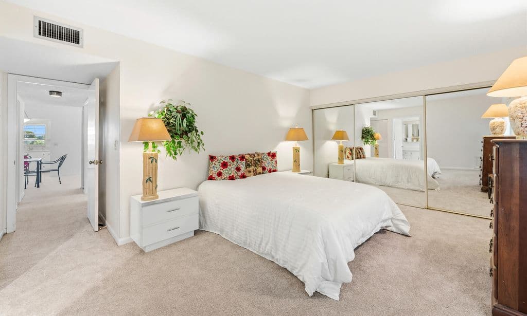 2-bedroom Condo — 5042 LAKEFRONT Boulevard #A