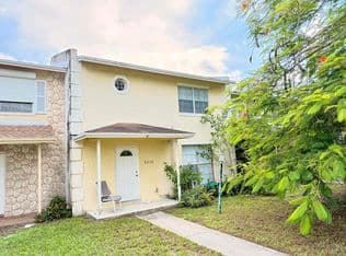 3-bedroom Townhouse — 6238 SW 7th Street, Margate, 33068