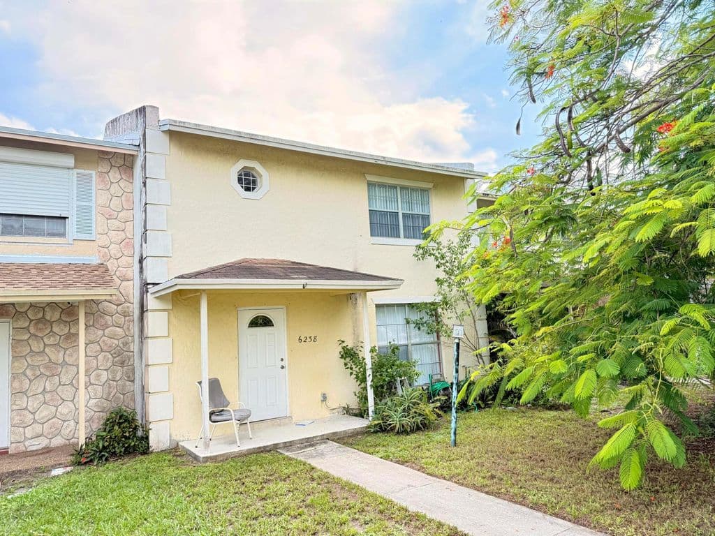 3+1 Mülk — 6238 SW 7th Street