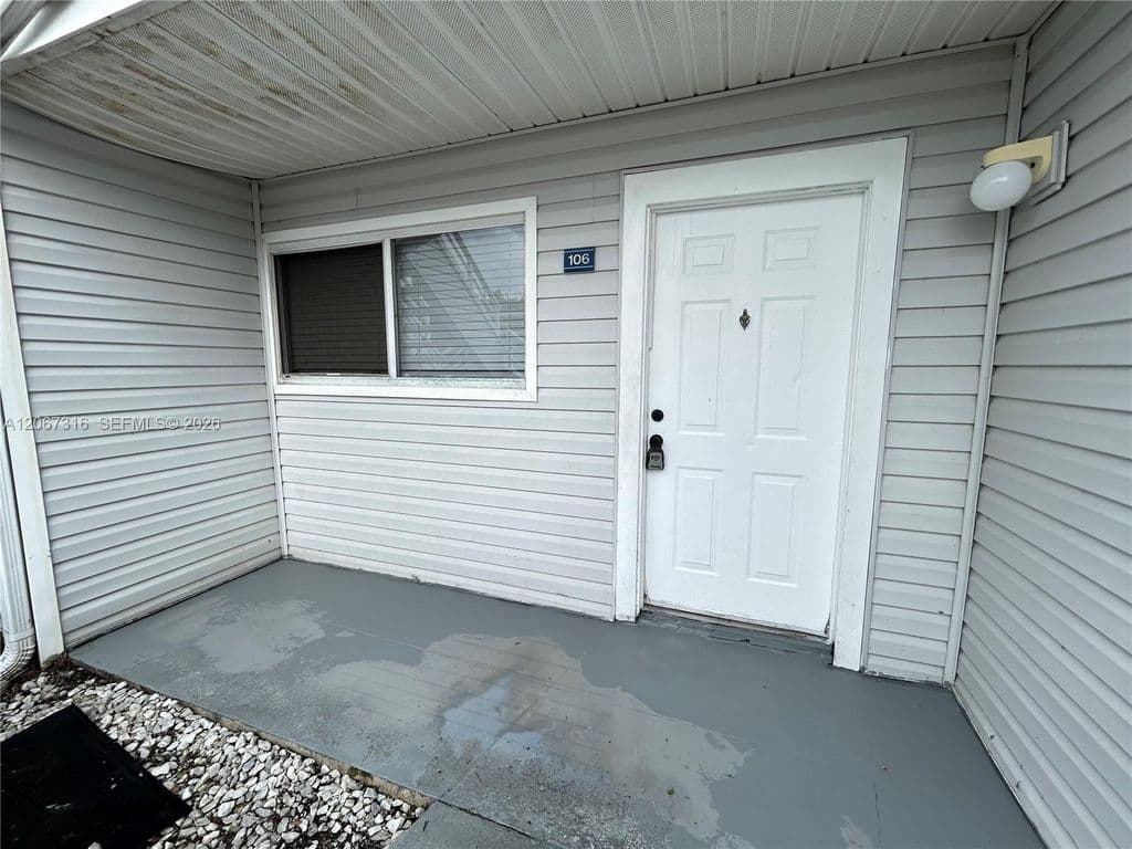 2-bedroom Condo — 3409 NW 44th St APT 106