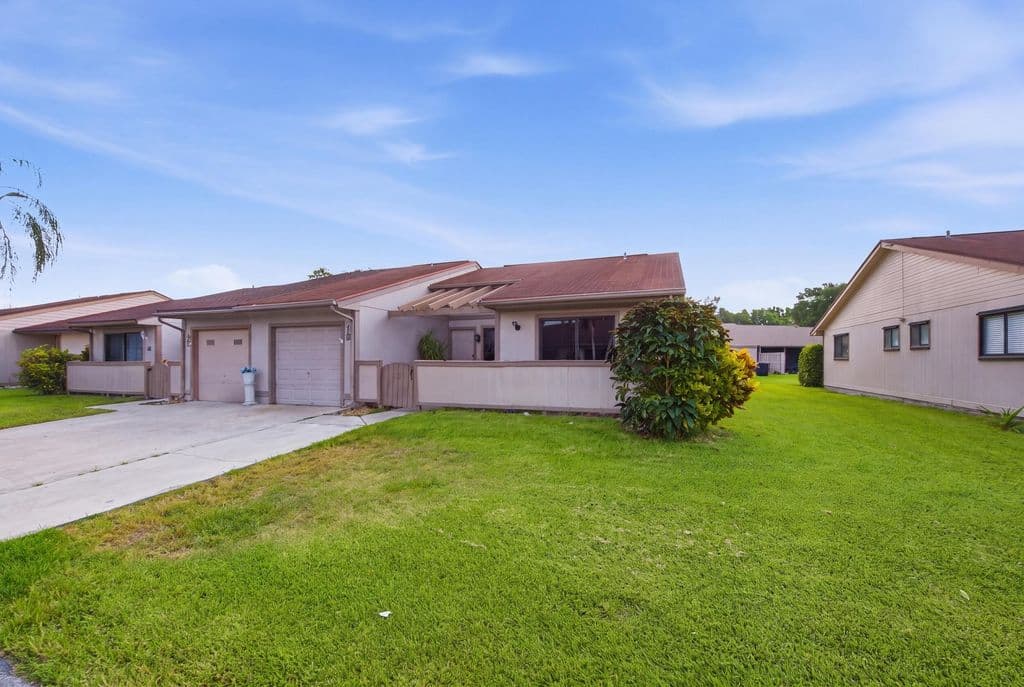 2-bedroom Single-Family Home — 18 WINCHMORE Lane