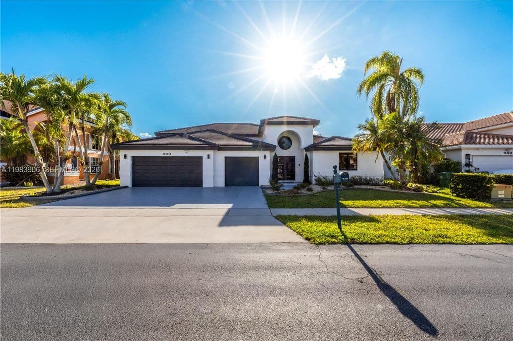 4+1 Müstakil ev — 930 NW 197th Ave