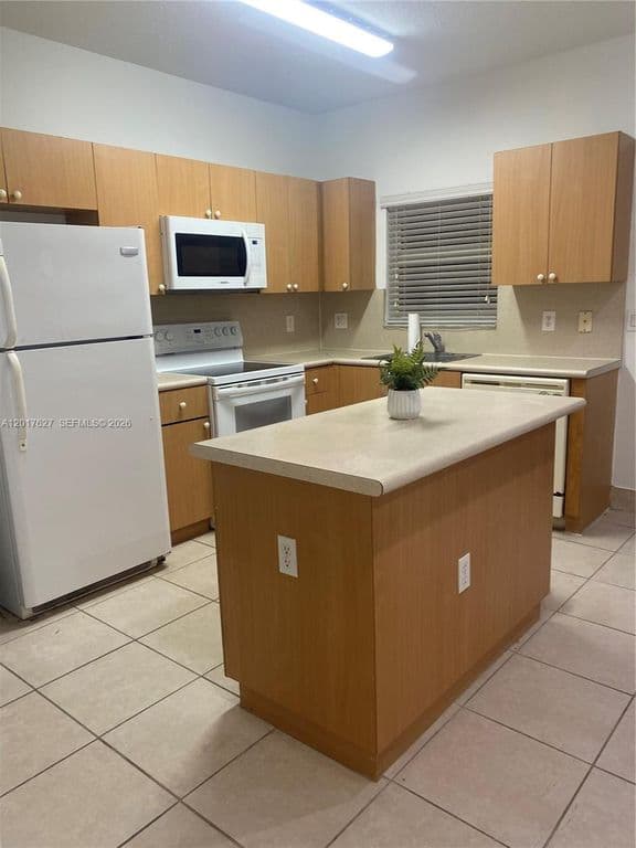 2-bedroom Property — 2953 SE 15th Ter