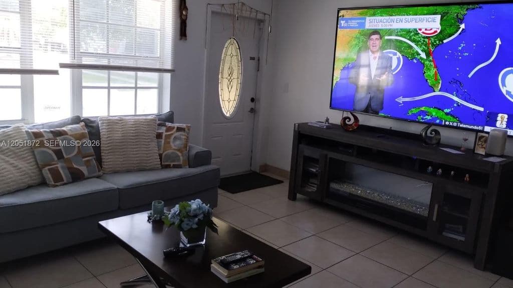 4-bedroom Single-Family Home — 4331 SW 23rd Ct